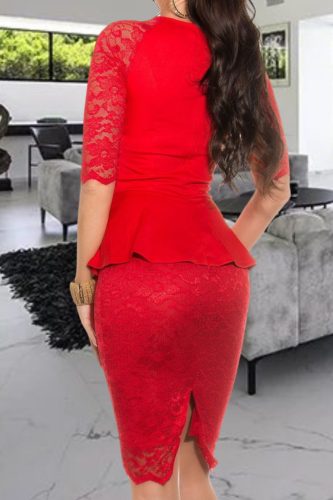 Hosszú ujjú piros alkalmi csipke midiruha fodorral (18411)