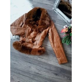 Prémium barna szőrmés műbőr kabát övvel
