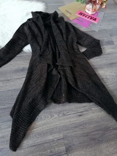 Aszimmetrikus kötött barna kardigán