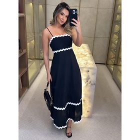 Elegáns sötétkék színű fodros pántos maxiruha