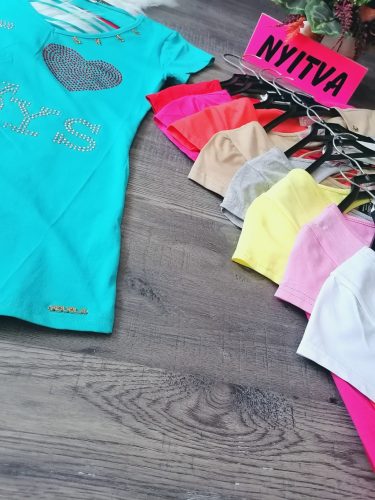 "I LOVE BOYS" feliratos hátán szaggatott strasszos póló / felső