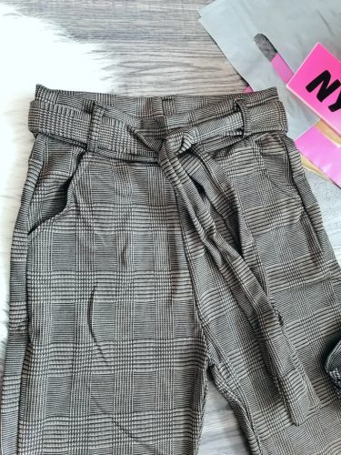 Zsebes kockás magasderekú elegáns nadrág övvel