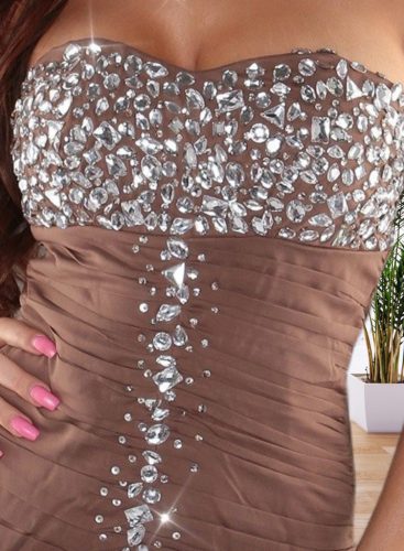 Elegáns cappuccino alkalmi miniruha XL kövekkel