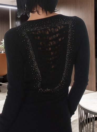 Hátán csipkés strasszos kötött fekete tunika / pulcsi / miniruha (D517)