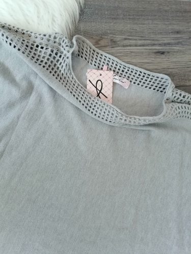 Kötött szürke poncsó