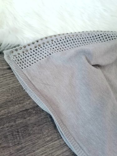 Kötött szürke poncsó