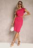 Elegáns testhez álló fodros vállú pink midiruha