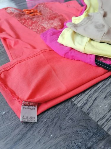 Hátán strasszos csíkos póló / felső