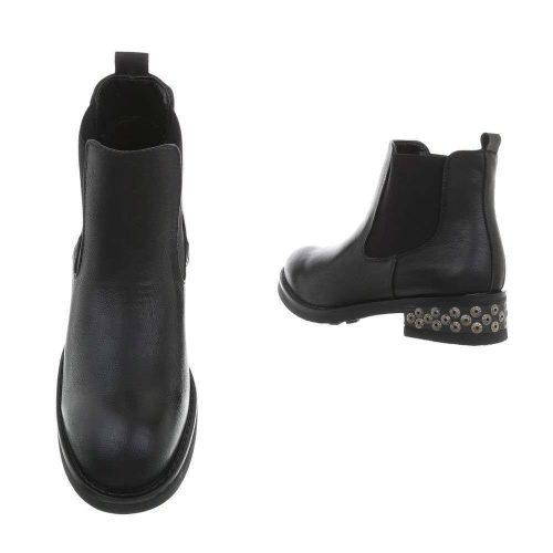 Fekete szegecses bakancs (H13-1)