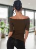 Nyitott vállú bordázott keki póló / felső