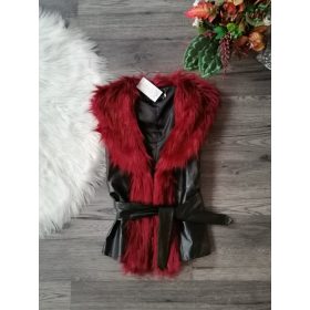 Fekete vékony műbőr mellény bordó műszőrmével
