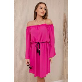 Ejtett vállú hoszú harang ujjú pink miniruha övvel