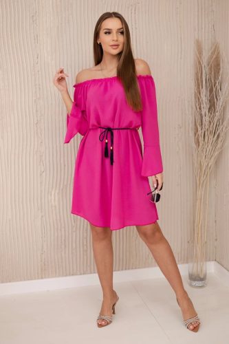 Ejtett vállú hoszú harang ujjú pink miniruha övvel