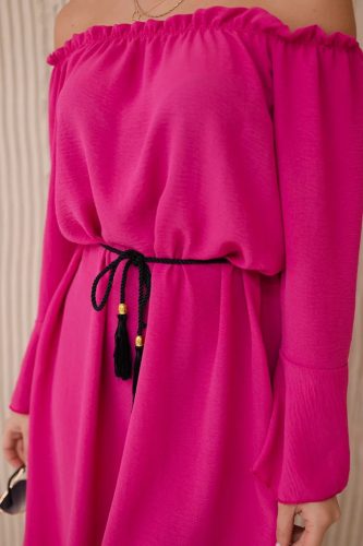 Ejtett vállú hoszú harang ujjú pink miniruha övvel
