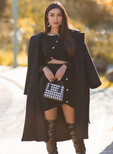 Vagány gombos kötött fekete szett