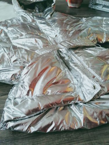 Metál ezüst trendi steppelt kabát övvel