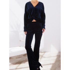 Egyedi plüss anyagú kék szabadidő együttes