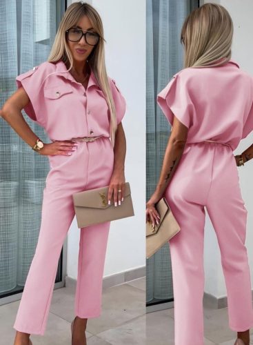 Sportosan elegáns rózsaszín rövid ujjú overál arany gombokkal és övvel