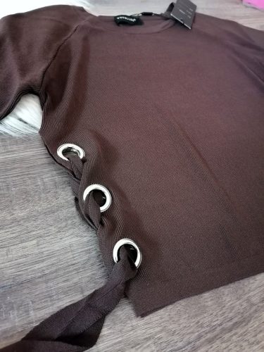 Barna kötött crop felső fűzővel