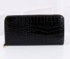 Anyagában mintás fekete lakk pénztárca (13-91-72)